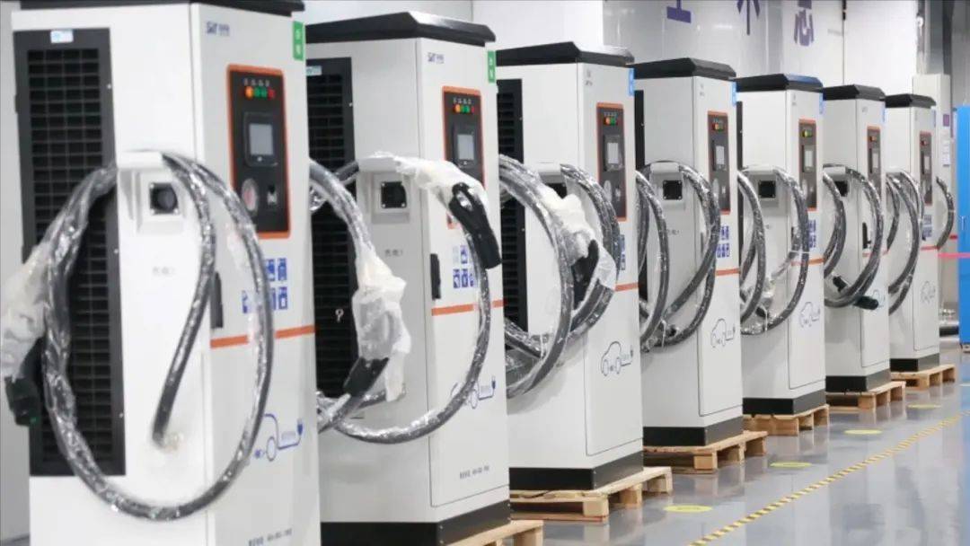 新時(shí)代 新征程 新偉業(yè) | “晉城造”充電樁正式上崗 汽車充電設(shè)備的研發(fā)之路
